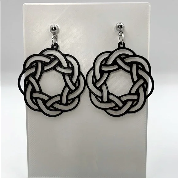 Black Knot Earrings - Picture 1 of 4